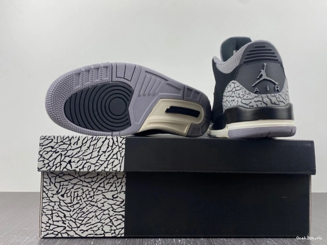 One Kick Jordan Air Noir CK9246-001 WMNS Off 3 0810